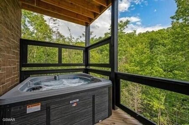 821 Sunshine Trail, Gatlinburg, TN 37738