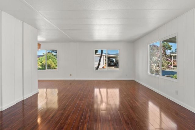 19 Dolphin Court, Half Moon Bay, CA 94019