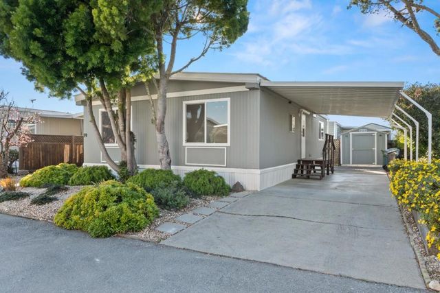 19 Dolphin Court, Half Moon Bay, CA 94019
