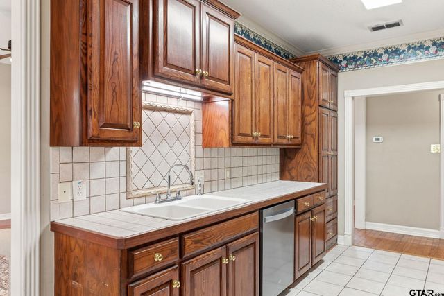16801 Terrebonne Dr, Tyler, TX 75703