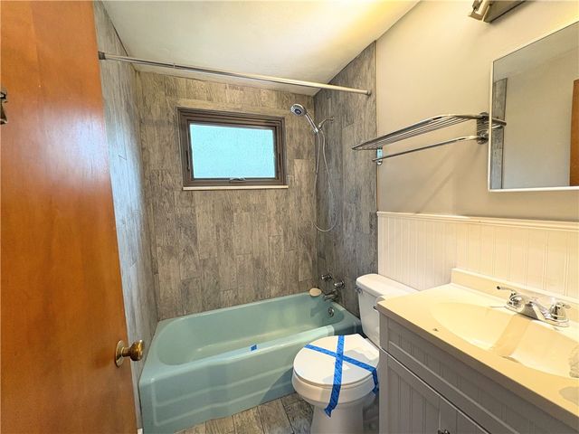 1711 Lime Hollow Rd, Penn Hills, PA 15235