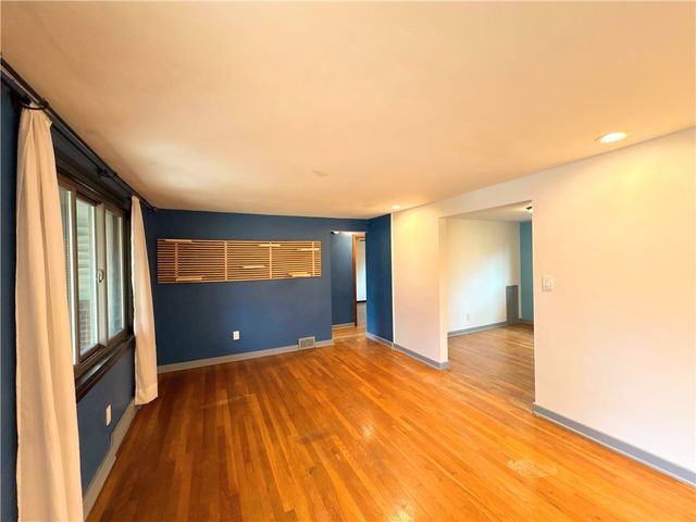 1711 Lime Hollow Rd, Penn Hills, PA 15235