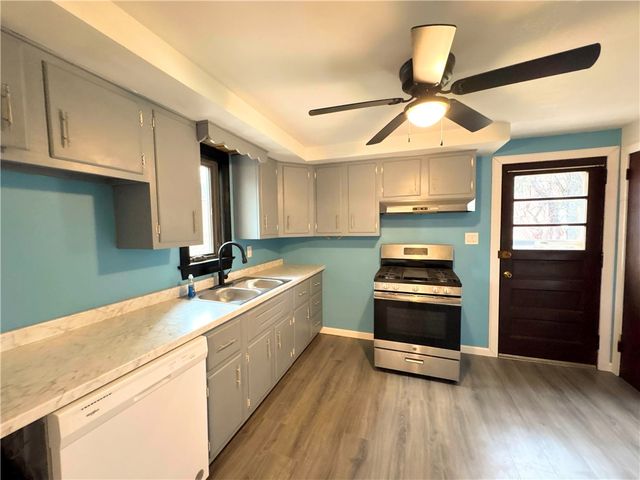 1711 Lime Hollow Rd, Penn Hills, PA 15235