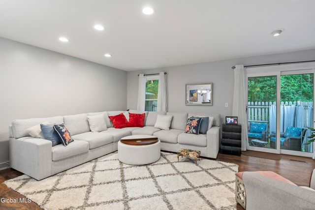174 Williamsburg Court, Albany, NY 12203