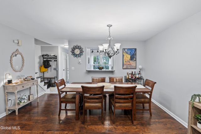174 Williamsburg Court, Albany, NY 12203