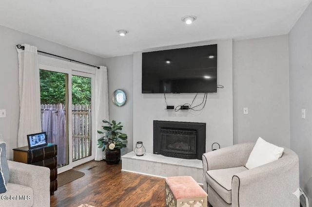 174 Williamsburg Court, Albany, NY 12203