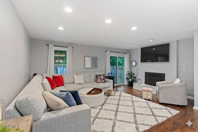 174 Williamsburg Court, Albany, NY 12203
