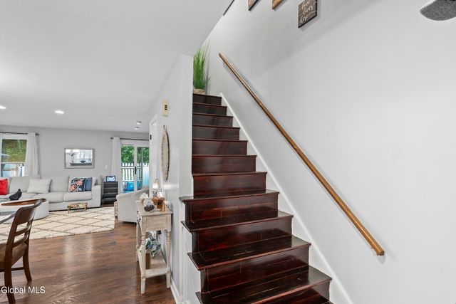 174 Williamsburg Court, Albany, NY 12203