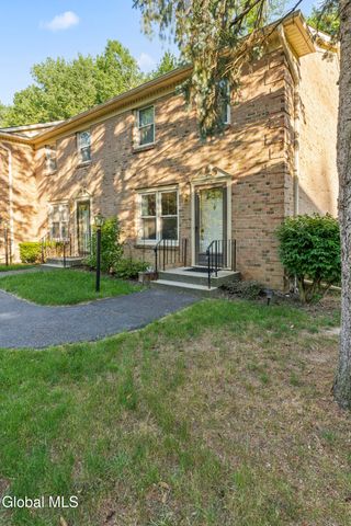 174 Williamsburg Court, Albany, NY 12203