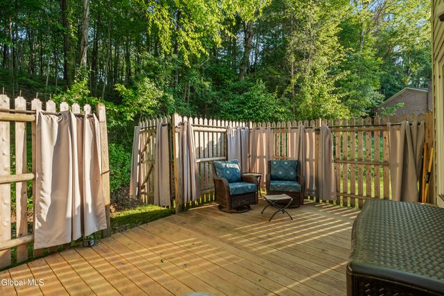 174 Williamsburg Court, Albany, NY 12203