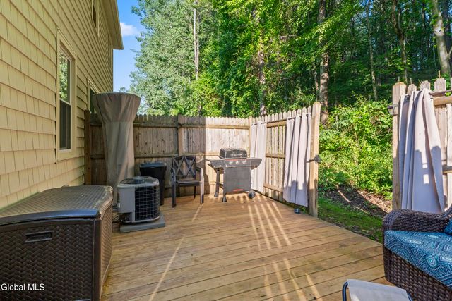 174 Williamsburg Court, Albany, NY 12203