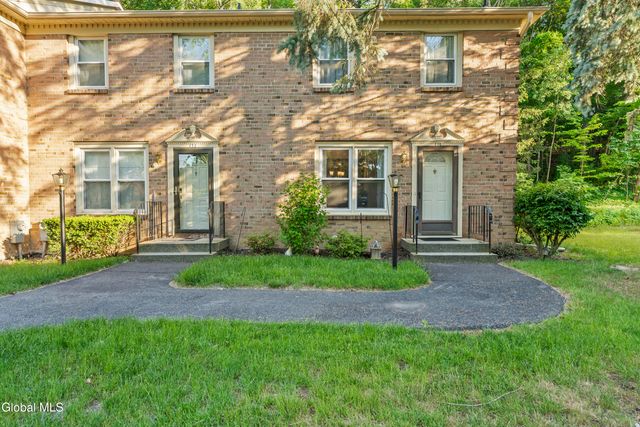 174 Williamsburg Court, Albany, NY 12203