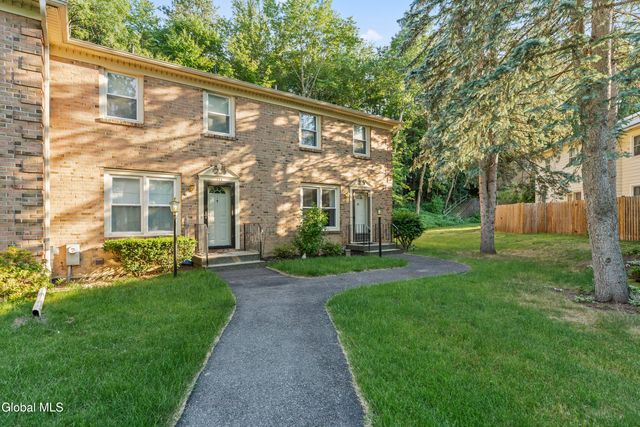 174 Williamsburg Court, Albany, NY 12203