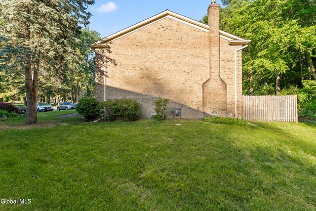 174 Williamsburg Court, Albany, NY 12203
