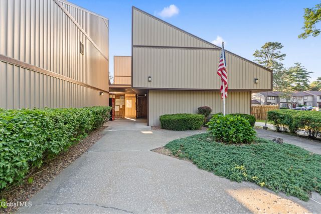 174 Williamsburg Court, Albany, NY 12203