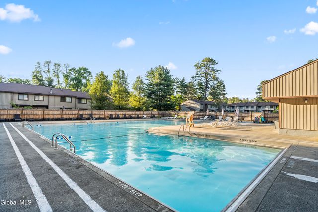 174 Williamsburg Court, Albany, NY 12203