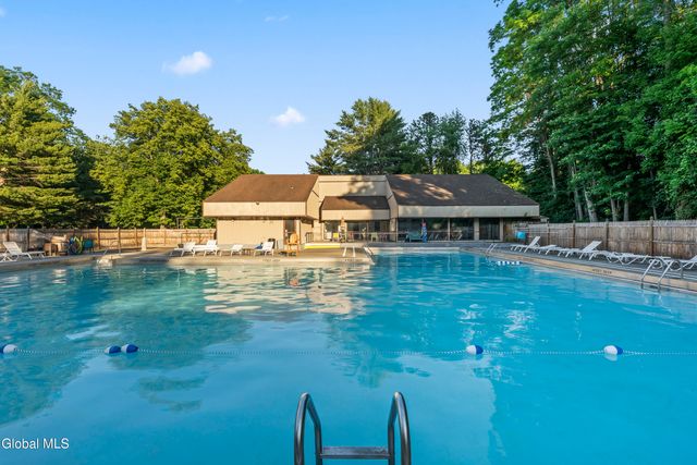 174 Williamsburg Court, Albany, NY 12203