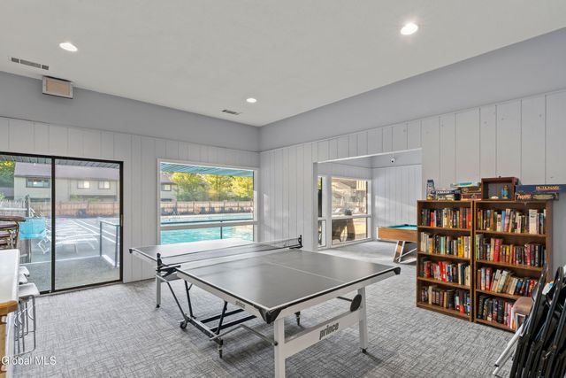 174 Williamsburg Court, Albany, NY 12203