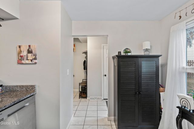 174 Williamsburg Court, Albany, NY 12203