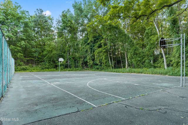 174 Williamsburg Court, Albany, NY 12203