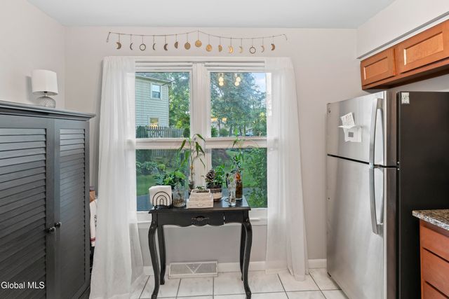 174 Williamsburg Court, Albany, NY 12203