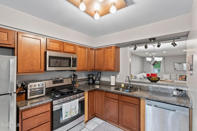 174 Williamsburg Court, Albany, NY 12203