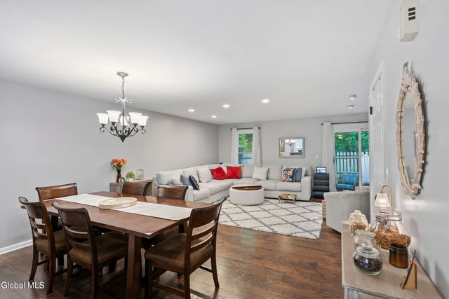 174 Williamsburg Court, Albany, NY 12203