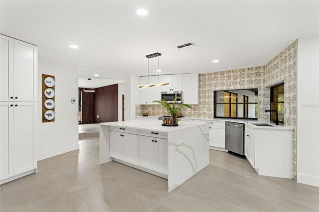 8019 RIVER COUNTRY DRIVE, Weeki Wachee, FL 34607