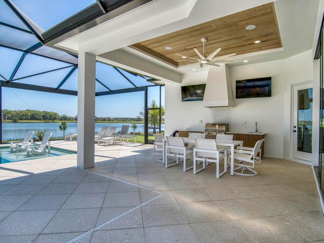 7001 SW Pentalago Circle, Palm City, FL 34990