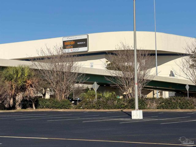 224 E Garden St 305, Pensacola, FL 32502