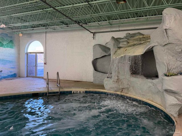 224 E Garden St 305, Pensacola, FL 32502