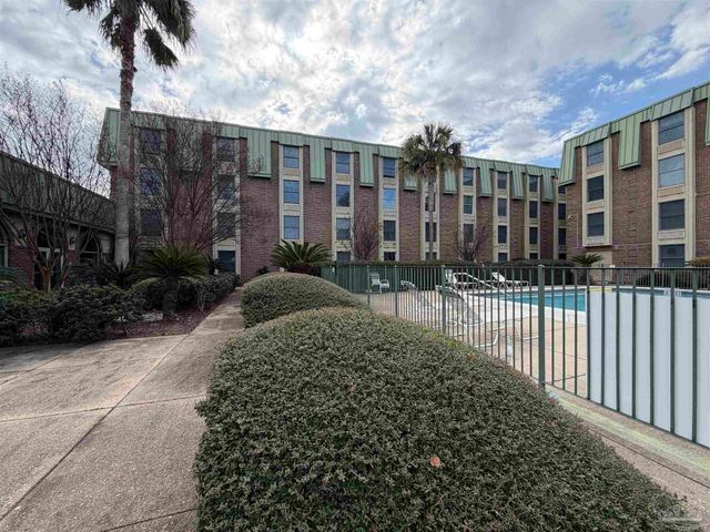 224 E Garden St 305, Pensacola, FL 32502