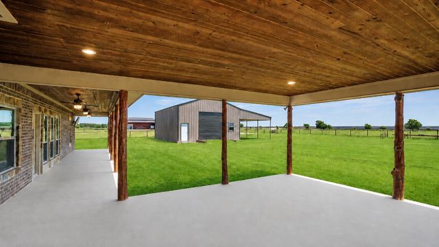 1872 County Road 329, Gainesville, TX 76240