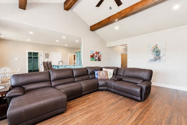 1872 County Road 329, Gainesville, TX 76240