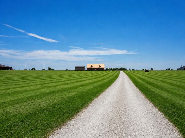 1872 County Road 329, Gainesville, TX 76240