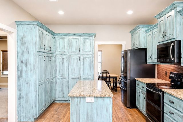 1872 County Road 329, Gainesville, TX 76240