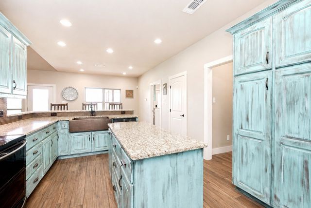 1872 County Road 329, Gainesville, TX 76240