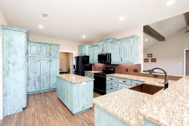 1872 County Road 329, Gainesville, TX 76240