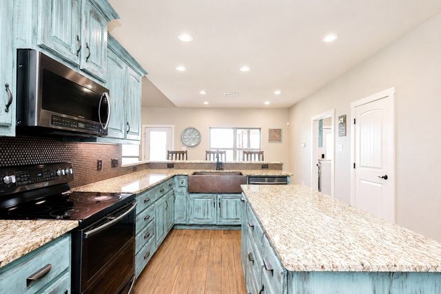 1872 County Road 329, Gainesville, TX 76240