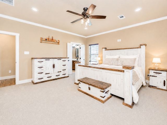 1872 County Road 329, Gainesville, TX 76240