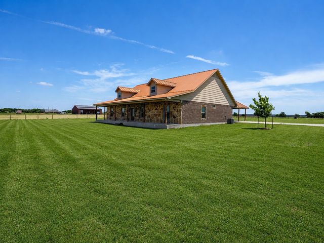 1872 County Road 329, Gainesville, TX 76240