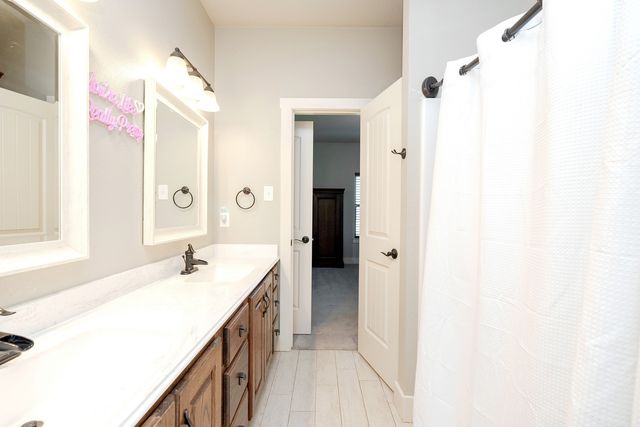 1872 County Road 329, Gainesville, TX 76240
