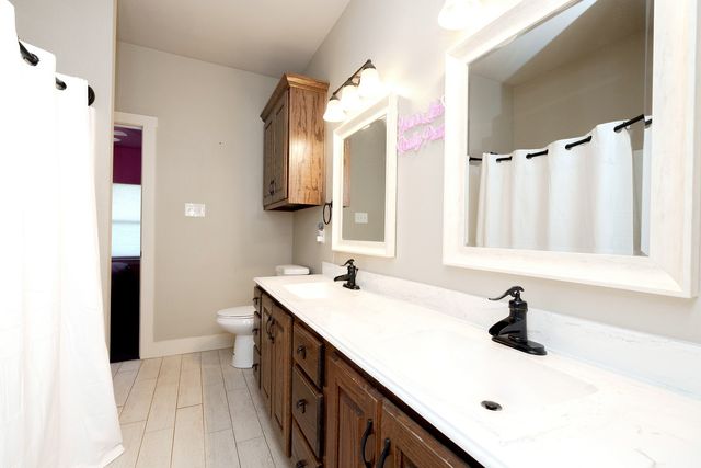 1872 County Road 329, Gainesville, TX 76240