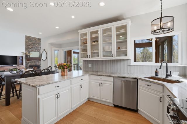 5480 Lancaster Lane, Commerce Charter Township, MI 48382