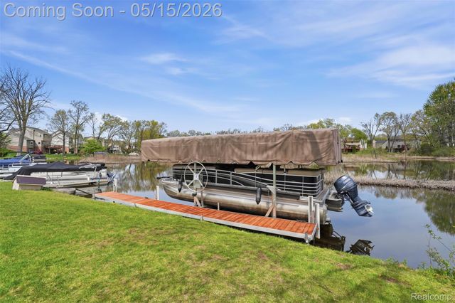 5480 Lancaster Lane, Commerce Charter Township, MI 48382