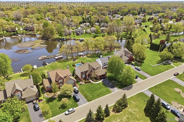 5480 Lancaster Lane, Commerce Charter Township, MI 48382