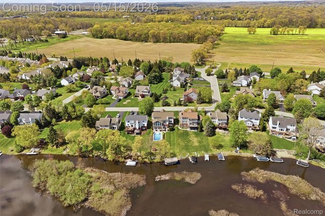 5480 Lancaster Lane, Commerce Charter Township, MI 48382