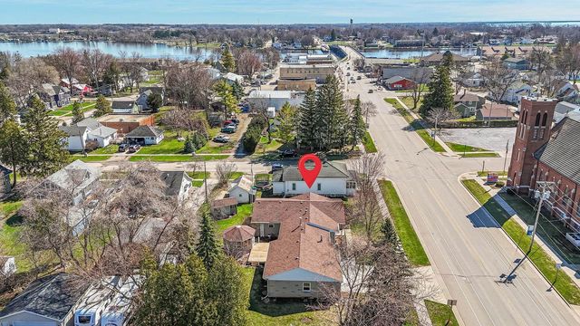 410 W MAIN STREET, Winneconne, WI 54986