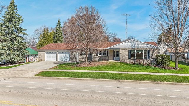410 W MAIN STREET, Winneconne, WI 54986