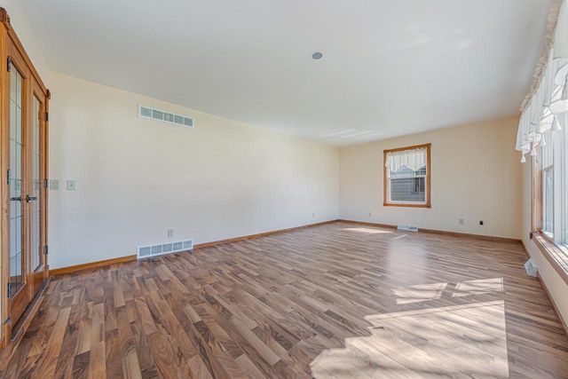 410 W MAIN STREET, Winneconne, WI 54986